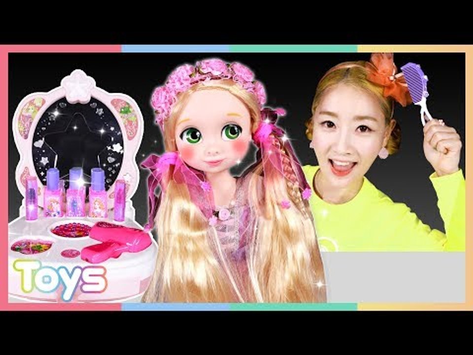 라푼젤 공주의 변신! 엘리의 디즈니 라푼젤 멜로디 화장대와 플라워 파티 장난감 놀이 | 캐리와장난감친구들
