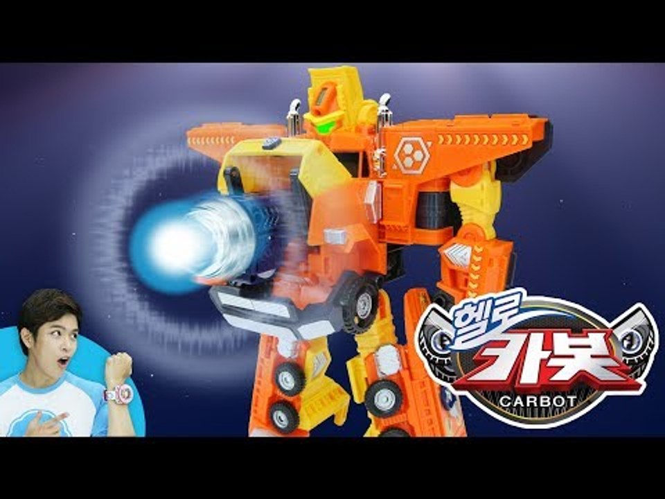 헬로 카봇 메가볼드와 핵펀치 불꽃 대결! 캐빈의 변신 로봇 놀이 | 캐리앤 플레이