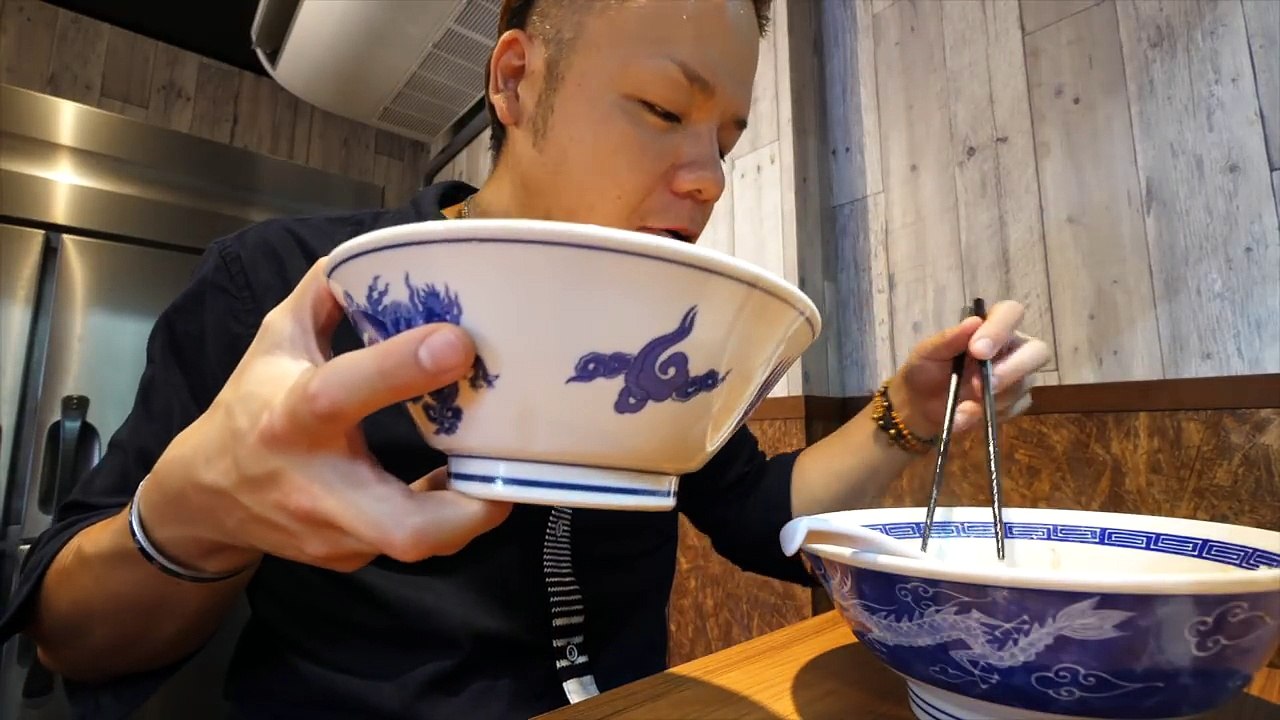 【大食い】魅惑の自家製麺 びんびん豚【デカ盛り】