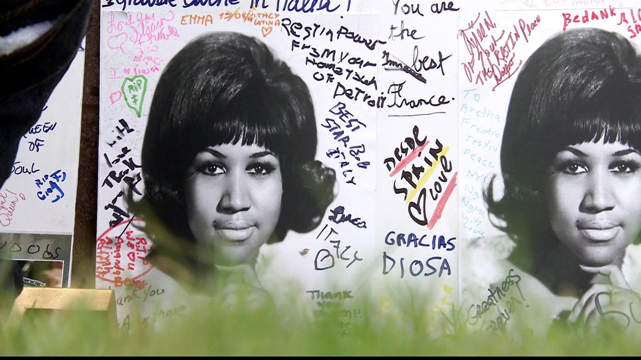 Aretha Franklin fans pay tributes to the late 'Queen of Soul'