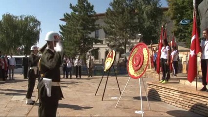 Zafer Bayramı Resmi Törenle Kutlandı