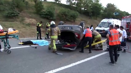 TEM Otoyolu'nda EDS Direğine Çarpan Araç Takla Attı: 2 Ölü