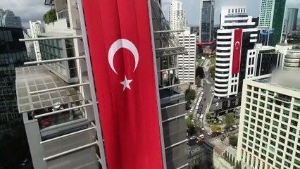 Dev Türk Bayraklarıyla Donatılan Gökdelenler Havadan Görüntülendi