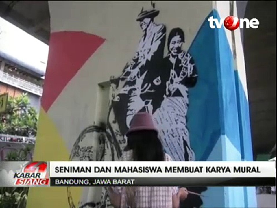 Sambut KAA, Seniman Bandung Buat Mural di Jembatan Pasupati