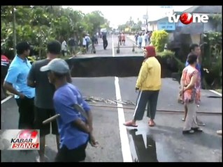 Terjangan Banjir Memutus Jalur Alternatif Solo-Magelang