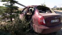 Otomobil Aydınlatma Direğine Çarptı: 1 Asker Hayatını Kaybetti 2 Asker Yaralandı