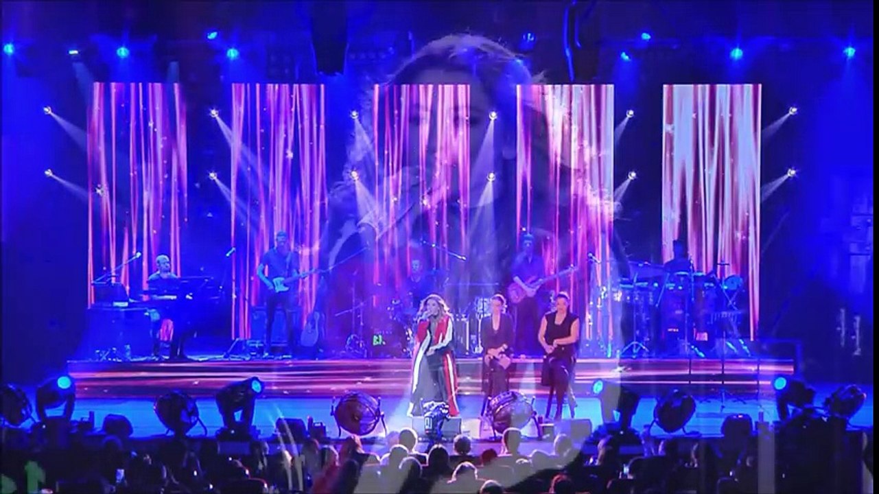 Hadise - Lay Me Down / Bostancı Gösteri Merkezi