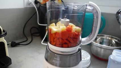 SON PREMIER PETIT POT - Vlog famille