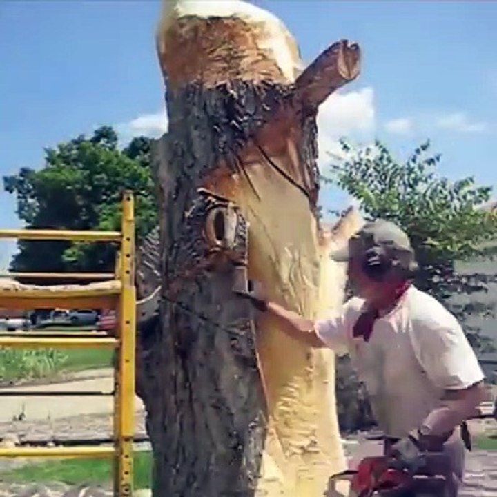 NICE ART ON TREE