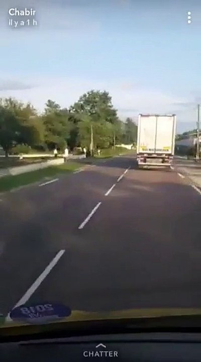 Un camion fou à Ouroux sur Saône