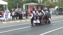 İstanbul Vatan Caddesi'nde 30 Ağustos Zafer Bayramı Töreni