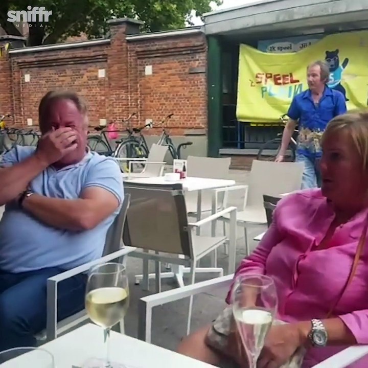 Bagarre hilarante entre deux hommes ivres