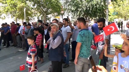 Elazığlılar 30 Ağustos'u askeri bando ile kutladı