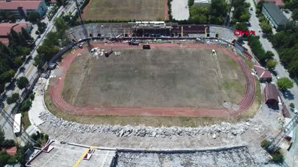 Eskişehir Millet Bahçesi'nin Yapılacağı Stadyumunun Yıkım Çalışmaları Sürdürülüyor