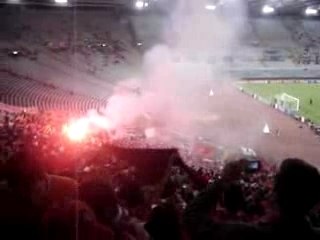 olympiakos fans singing Besiktas' melody (12bucugu bitirdik)