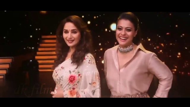 Kajol with Madhuri Dixit in the show Dance Deewane