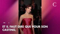 PHOTOS. Dakota Johnson splendide dans une robe rouge Dior couture pour la Mostra de Venise