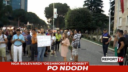 Report Tv-Gazetaret protest sensibilizuese para kryeministrise per kolegen Klodiana Lala