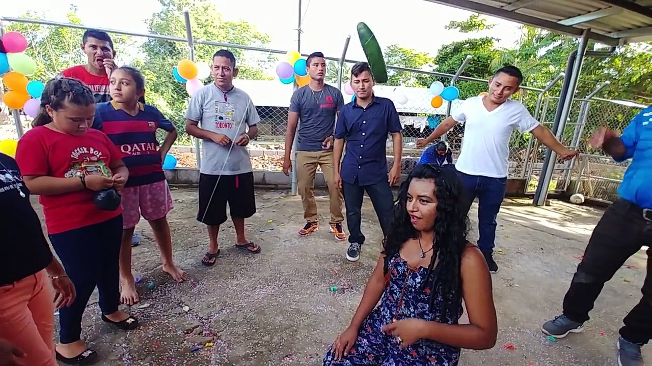 Wendy demostro ser hermana de Micky salió tragona Uyy Monica que golosa Ya somos 600K Parte 11