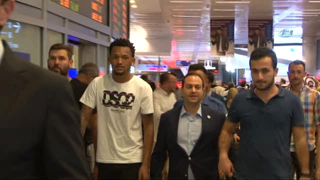 Jailson, İstanbul'a Geldi