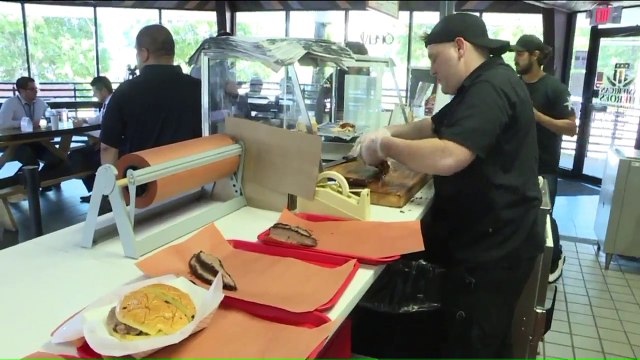 Restaurant Owned and Operated by Veterans Gives Back to Those Who Served