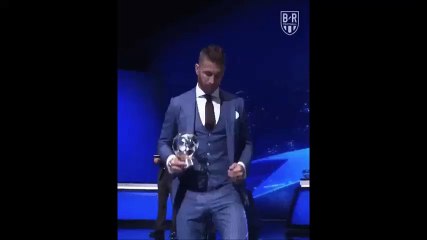 Awkward moment between Sergio Ramos and Mohamed Salah!