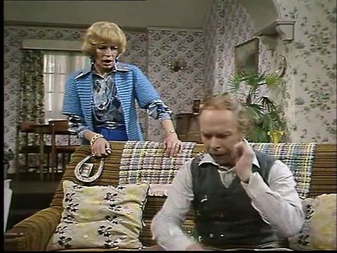 LOS ROPER,GEORGE Y MILDRED,CAPITULO 5X1,Quién lo encuentra se lo queda,EPISODIO COMPLETO EN ESPAÑOL ,SERIE TV,COMEDIA SITCOM,HUMOR,1978,Yootha Joyce,Brian Murphy,RETRO,NOSTALGIA,VINTAGE,TELEVISION DEL RECUERDO,RED MARABUNTA,Thames Television