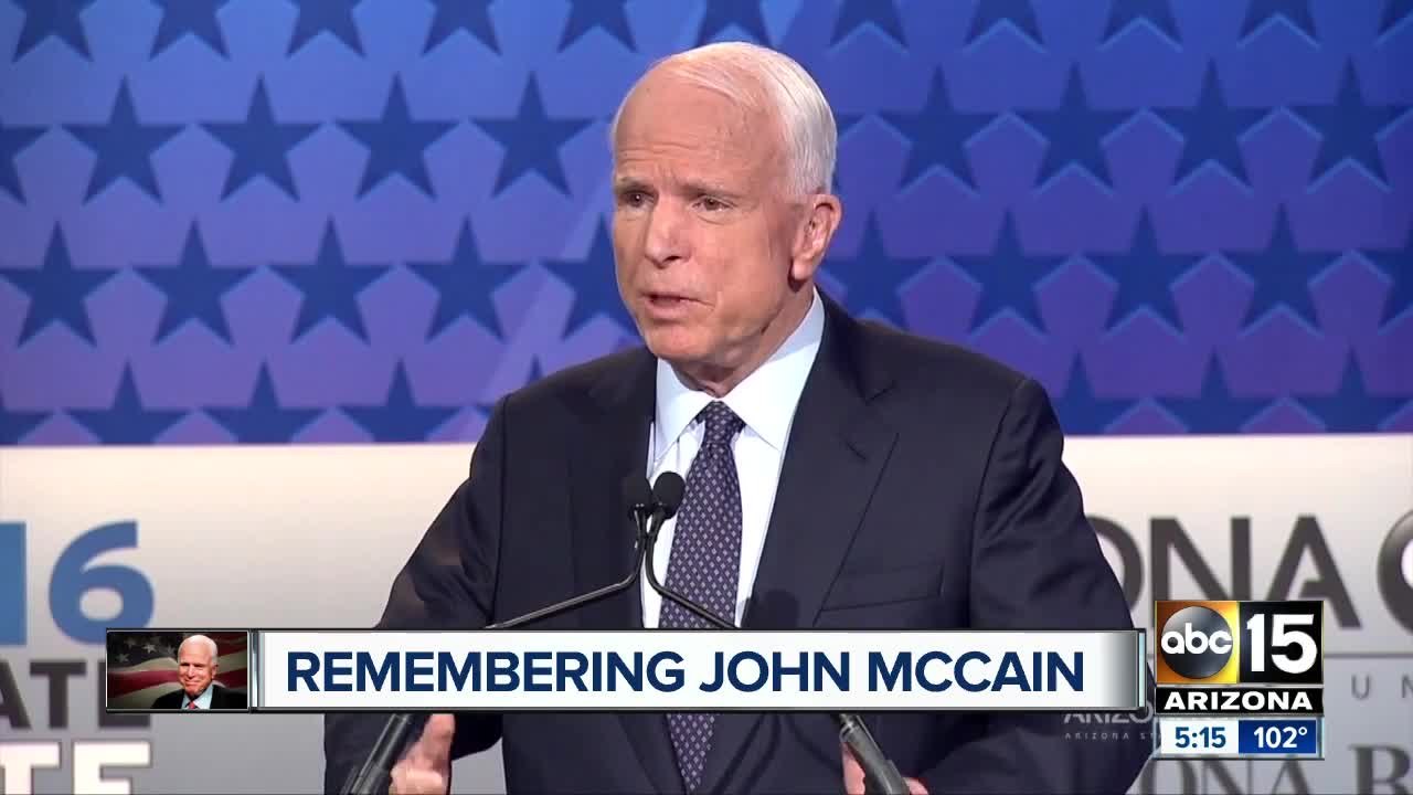 Hundreds  line the streets of Phoenix to pay final respects to Senator John McCain