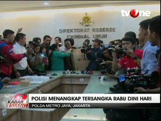 Tải video: Polda Metro Gelar Barang Bukti Pembunuhan Tata