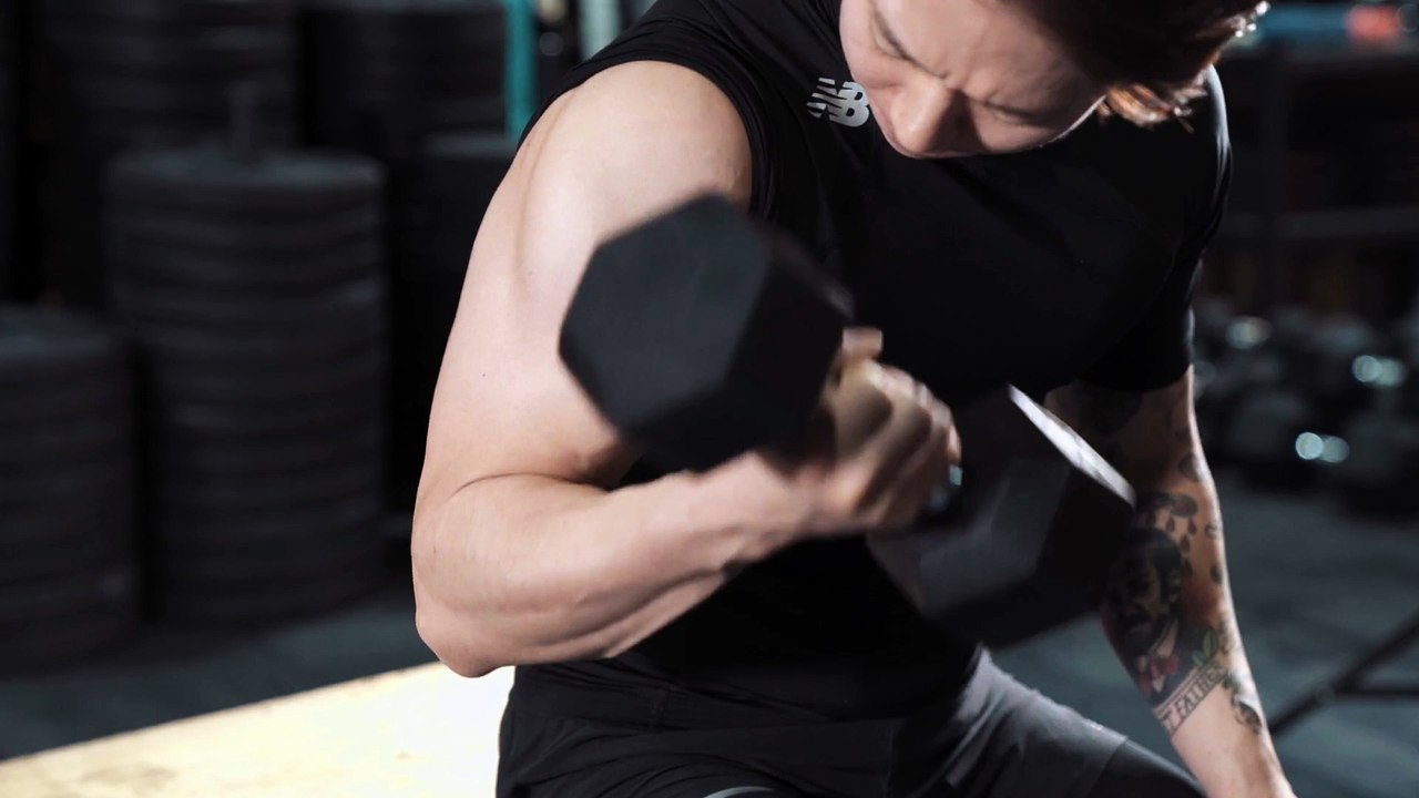 Bicep Curls Exercise,esercizio bicipiti