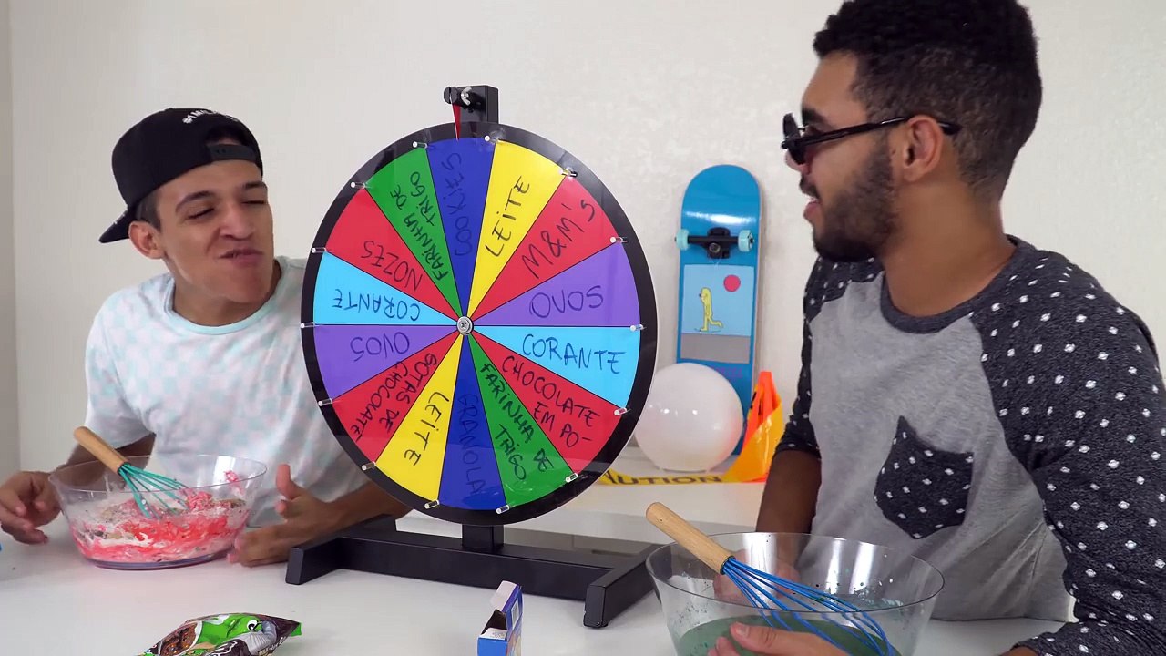ROLETA MISTERIOSA FAZENDO BOLO