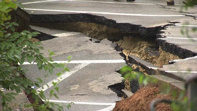 새벽에 천둥소리 ...가산동 아파트 주민 200명 긴급 대피 / YTN