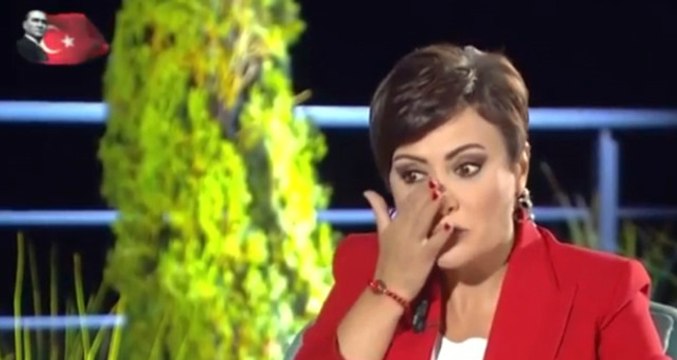 Canlı Yayında Atatürk'le İlgili Bir Kesit Okuyan Sunucu Didem Arslan, Gözyaşlarına Hakim Olamadı