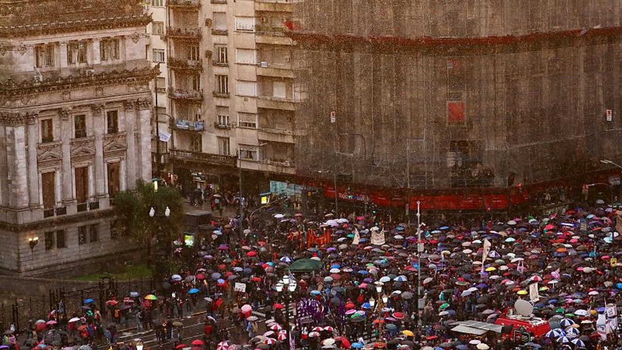 Uniprotest in Argentinien: Geldentwertung legt das Bildungssystem lahm