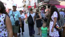 'Ayvalık'ta tatilci yoğunluğu sürüyor' - BALIKESİR