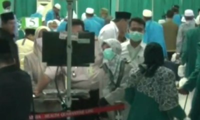 Antisipasi Penularan Virus, Suhu Tubuh Jemaah Diperiksa