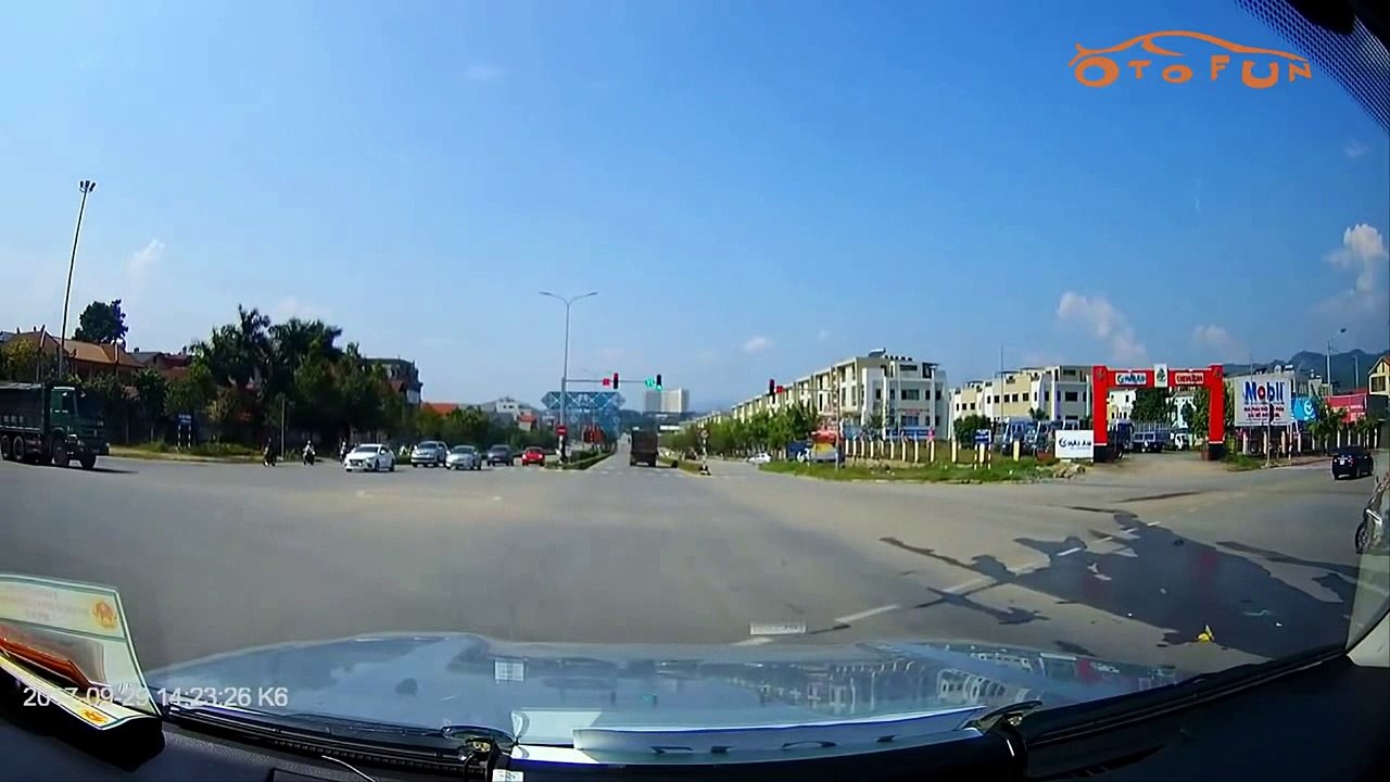 Camera hành trình ghi lại cảnh tai nạn giao thông 11 - Accident traffic 11