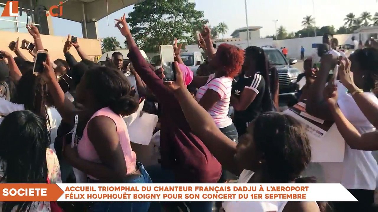 Accueil de Dadju à L'aéroport Félix houphouet Boigny