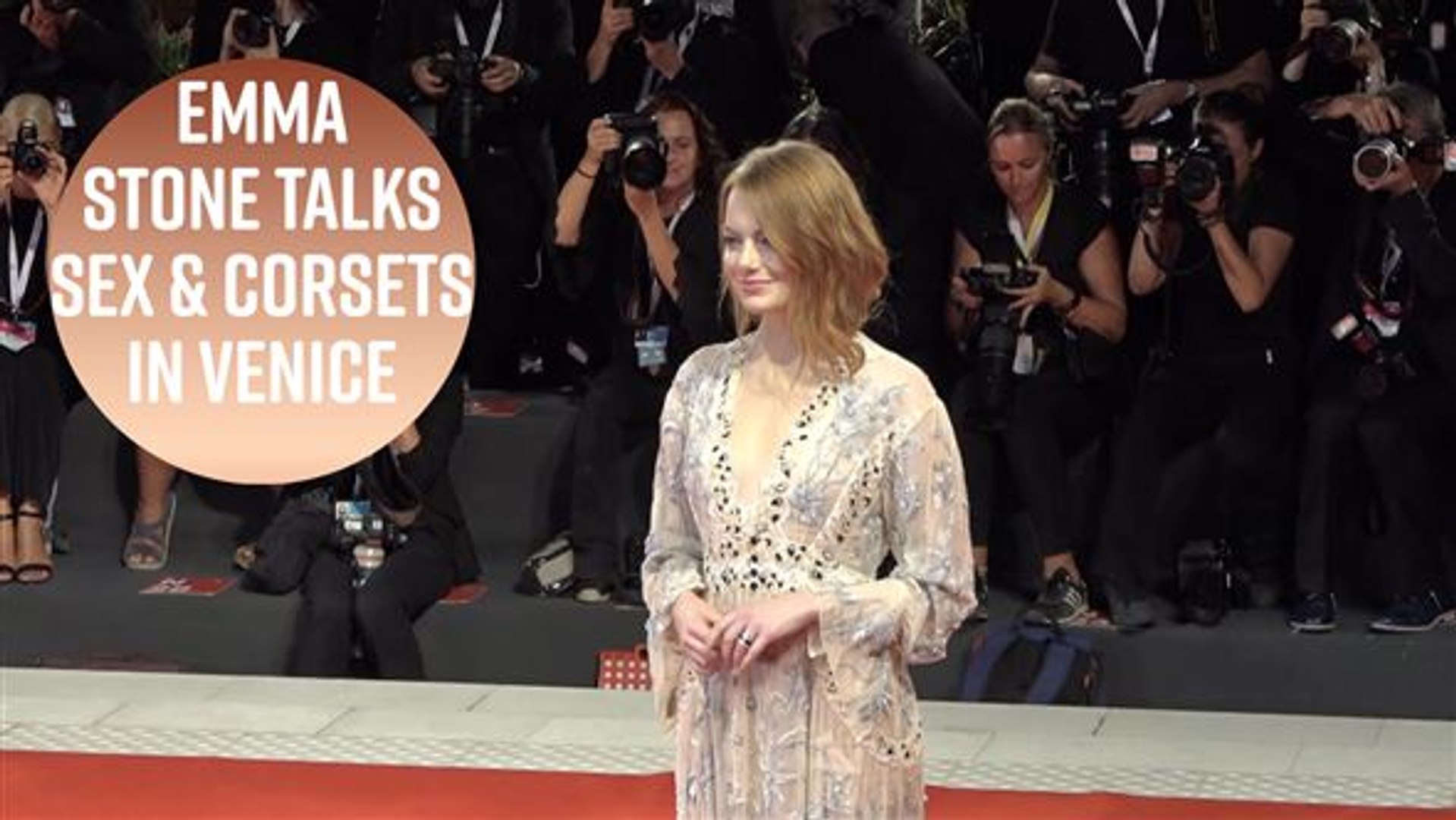 ⁣Emma Stone describes 'comfortable' sex scene with Olivia Colman