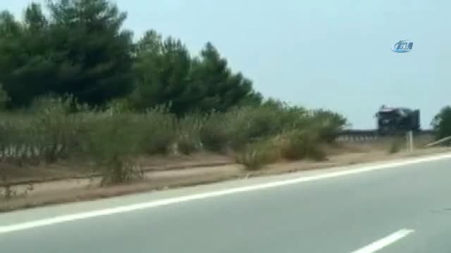 Hatay'daki Askeri Birliklere Takviye Tank ve Araç Sevkiyatı