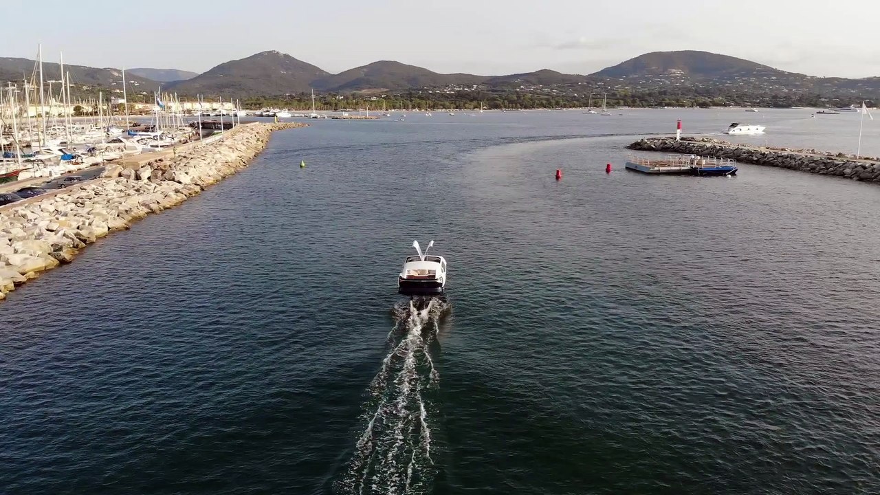 Le dernier prototype du SeaBubble, dans le port de Saint-Tropez.