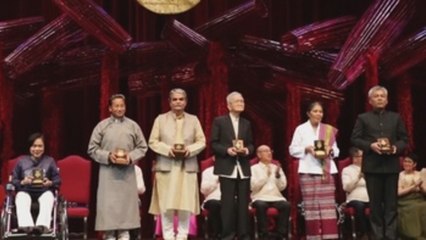 Superviviente del Jemer Rojo y psiquiatra indio reciben Nobel de Asia
