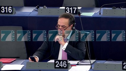 JUNKER KERKON TE HIQET NDRYSHMI I ORES - News, Lajme - Kanali 7