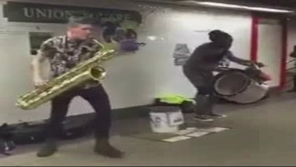 Comical Musicians in Transition   НА - Переходе - МУЗЫКА  -- И Г Р А Л А