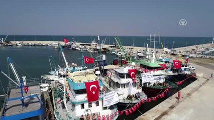İzmir'de Balıkçılar Törenle "Ava" Uğurlandı