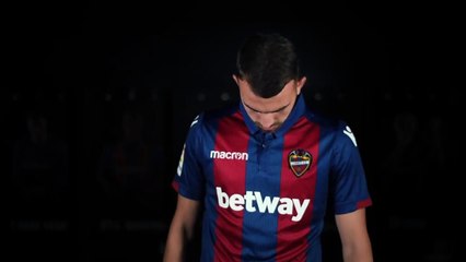 El Levante Unión Deportiva da la bienvenida a Borja Mayoral