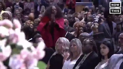 Faith Hill sings What A Friend