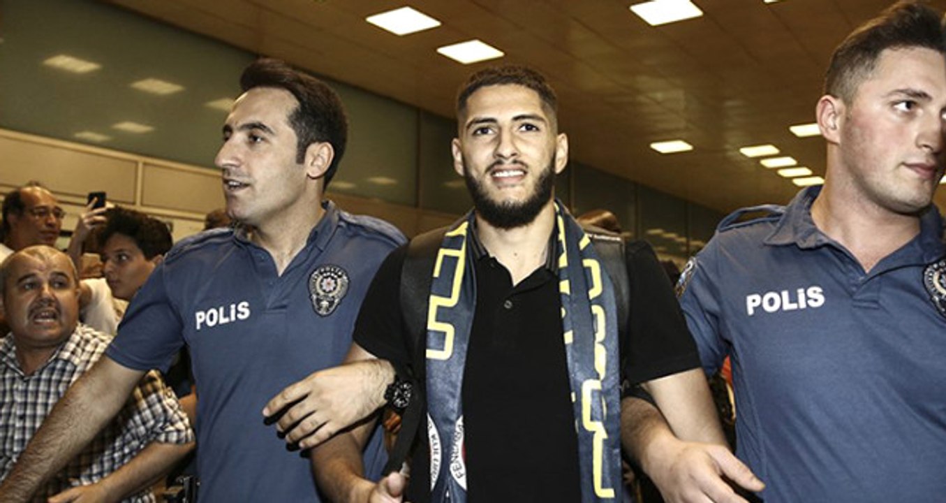Fenerbahçe'nin Yeni Transferi Yassine Benzia İstanbul'a Geldi
