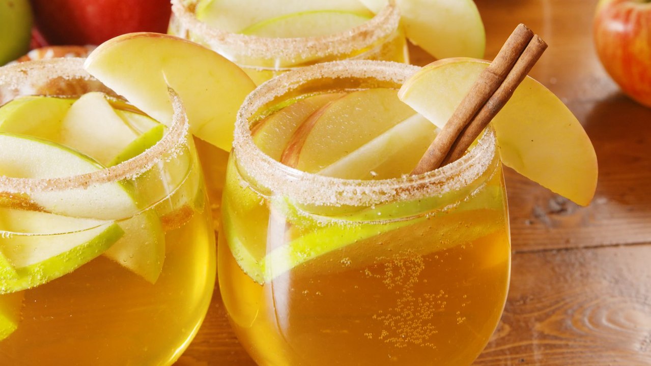 Celebrate Fall With Sparkling Apple Sangria