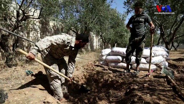 İnsan Hakları Gözlemevi, Türkiye destekli isyancıların hendek kazma, siper oluşturma gibi hazırlıklar yaptığını iddia etti.
